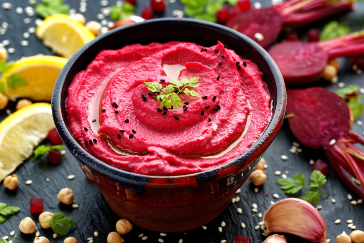 Hummus mit Roter Beete für Vorspeisen