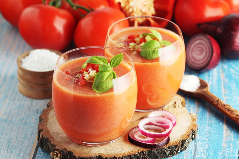 Gazpacho mit knackigem Gemüse Erfrischend und leicht